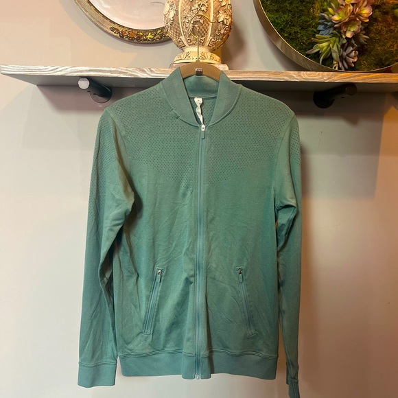🤍Lululemon Seamless Training Jacket - Picture 2 of 9